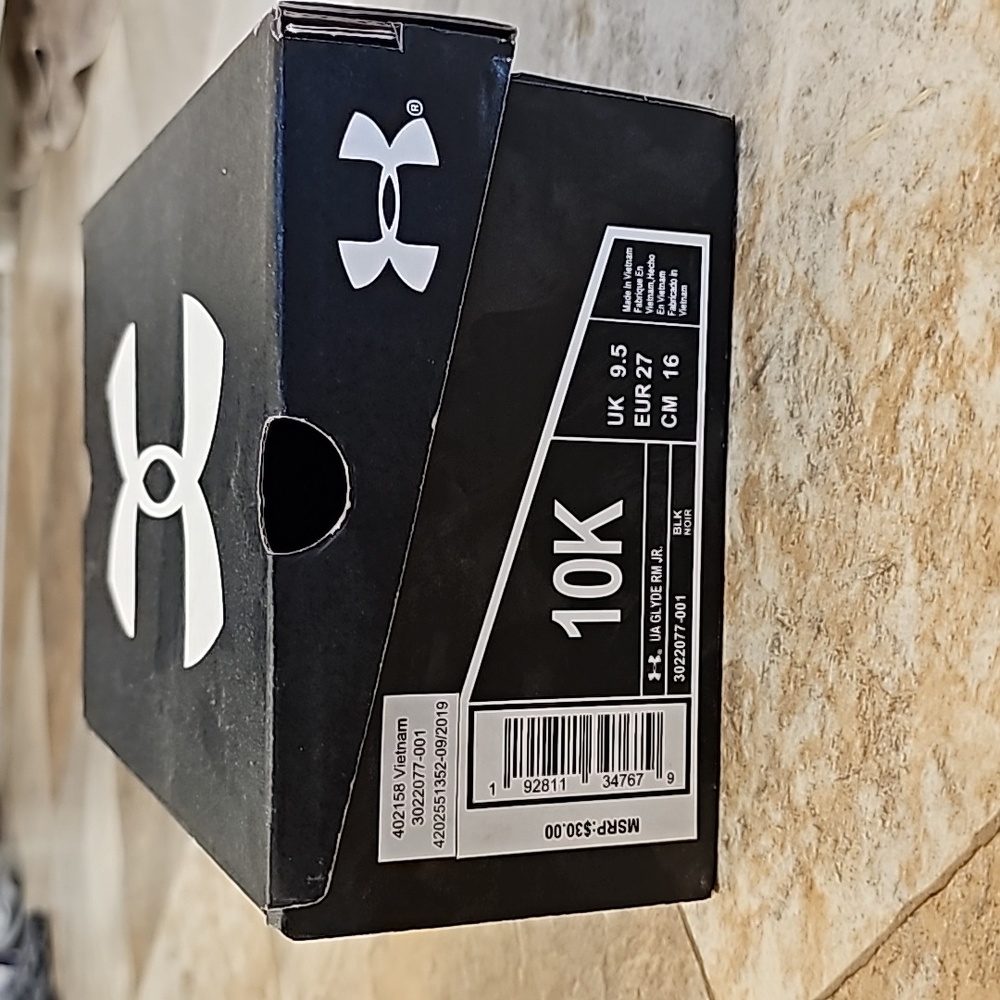 UNDER ARMOR Glyde Kids Cleats